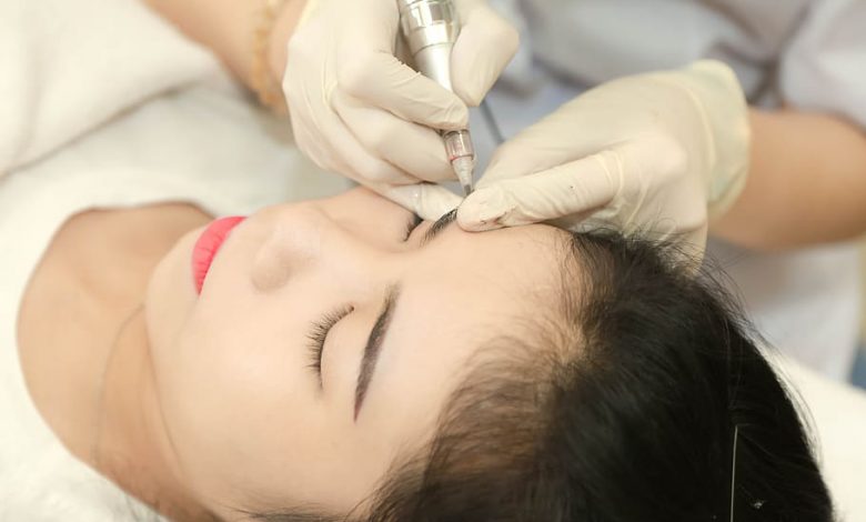 How to Dermaplane At Home? Everything You Need to Know