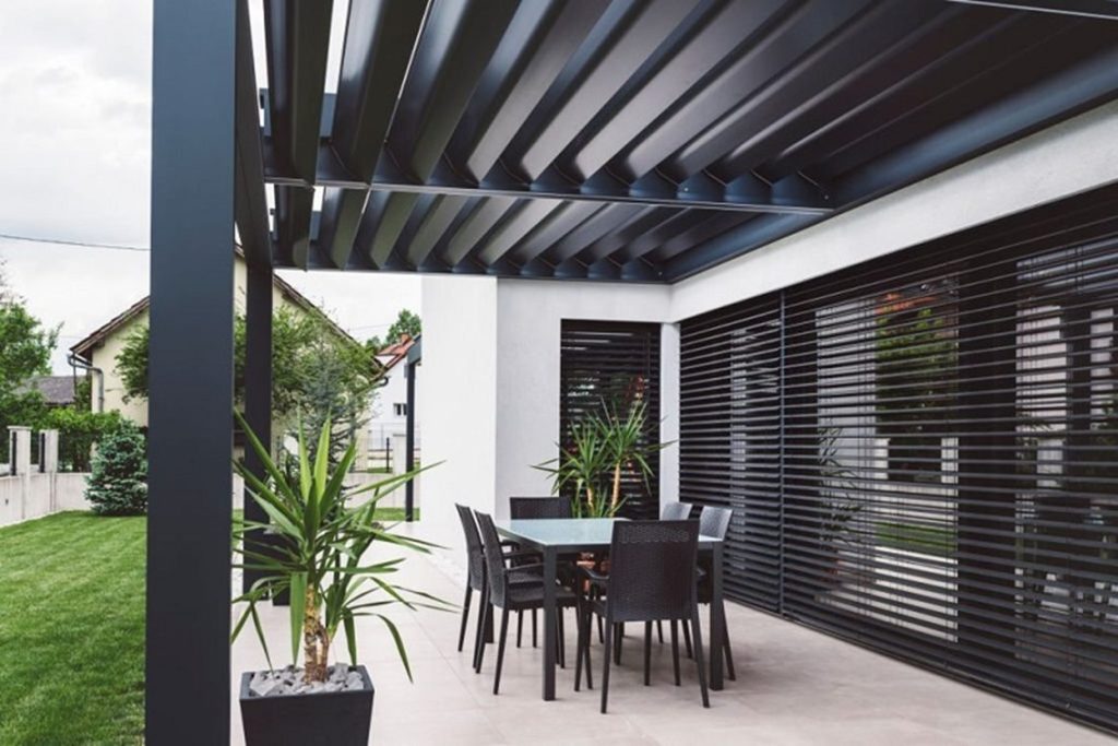 The Main Nuances Of Choosing Outdoor Blinds